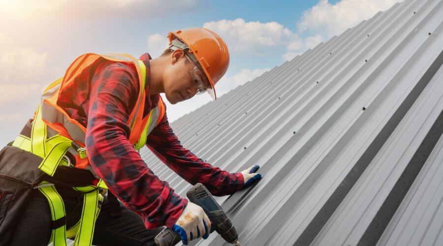 Professional gutter cleaning in Carleton, MI